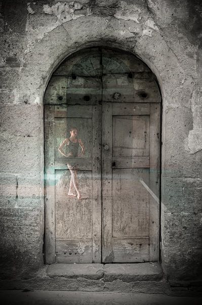 Portal to contemporary by Bea Blauwendraat