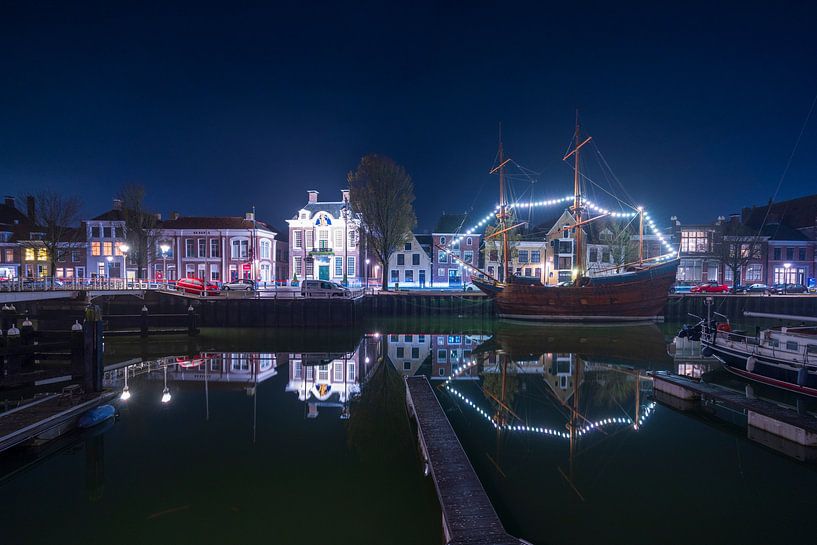 Harlingen, city hall and ship 'De Witte Swaen' by Edwin Kooren