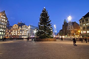 Noël sur la place du Dam à Amsterdam la nuit sur Eye on You