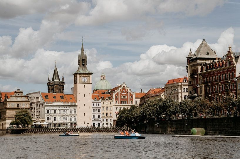 Prague by Hello Pompoyo