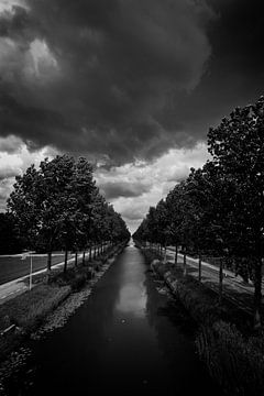 Donkere wolken van Danny Vroemen