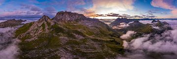 Panorama of the red wall at sunrise by Denis Feiner