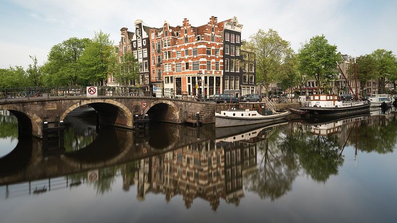 Gracht und alte Häuser in Jordaan, Amsterdam, Niederlande. von Lorena Cirstea