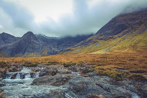 De prachtige Fairy Pools in de Coire Valley op het Schotse eiland Skye.