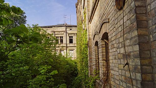 oude villa en opslaggebouw in het gebouwencomplex van de Böllberger Mühle in Halle Saale