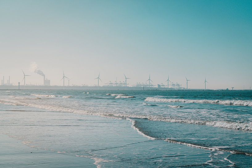 Windmills at sea at Hoek van Holland by Robin van Steen