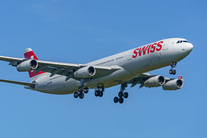 SWISS Airbus A340-300 kurz vor der Landung.