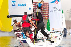 Wedstrijd zeil boot bemanning in actie by Brian Morgan