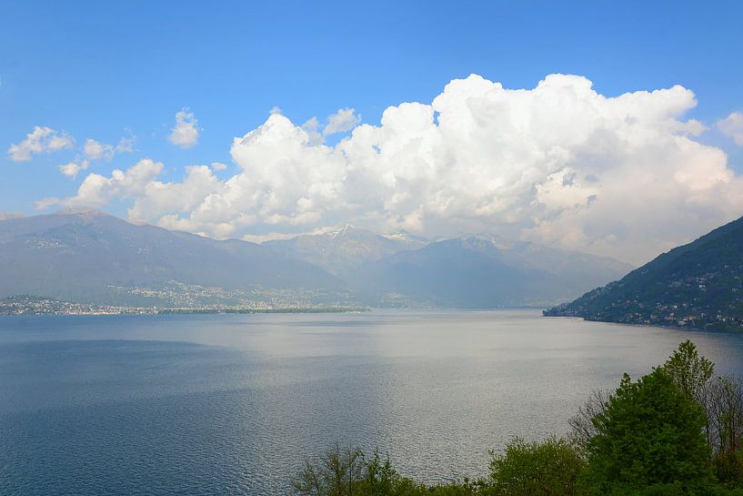 Lago Maggiore - Seeblick van Gisela Scheffbuch