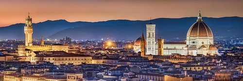Skyline van Florence in Italië in de avond. Panoramafoto