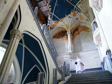 Bride in castle by Raymond Tillieu
