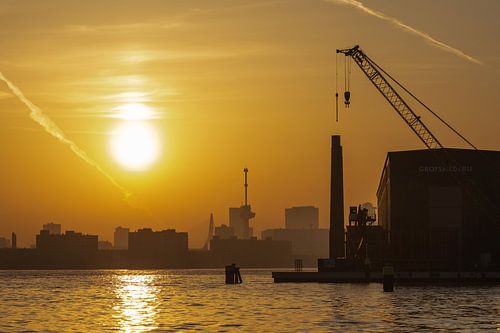De zonsopkomst vanaf het RDM-terrein in Rotterdam