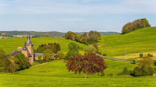 Hill landscape in the Voerstreek: Beusdael Castle