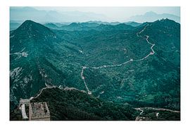 Flüstert entlang der endlosen Wand