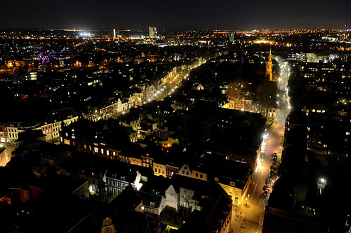 Uitzicht vanaf de Domtoren  in Utrecht, richting de Lange Nieuwstraat.