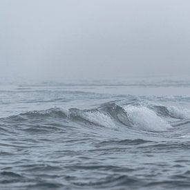 Kleine Welle aus Glas im Meer von Tim als fotograaf