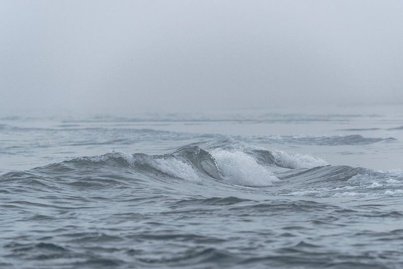 Small wave of glass in the sea by Tim als fotograaf