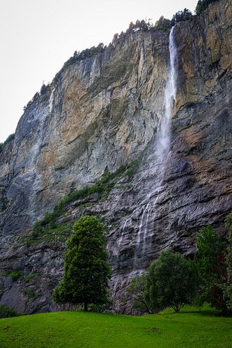 Een waterval in Lauterbrunnen