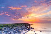Zonsondergang Noordzee met strekdam van Mark Scheper thumbnail