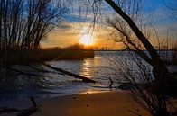 Sunrise at River Beach van Leo Huijzer thumbnail