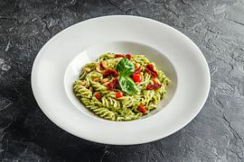 Pasta mit Pesto und getrockneten Tomaten von Poster Art Shop
