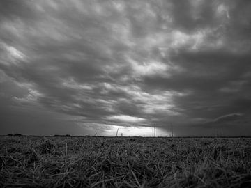 Dunkle Wolken von Martijn Tilroe