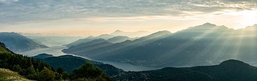 Zonsopgang boven het Comomeer