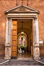 Tür des Museums Palazzo Venezia, Rom, Italien von Sebastian Rollé - travel, nature & landscape photography Miniaturansicht