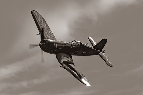 Le Vought F4U-5NL Corsair, une version ultérieure d'un chasseur légendaire de la Seconde Guerre mond
