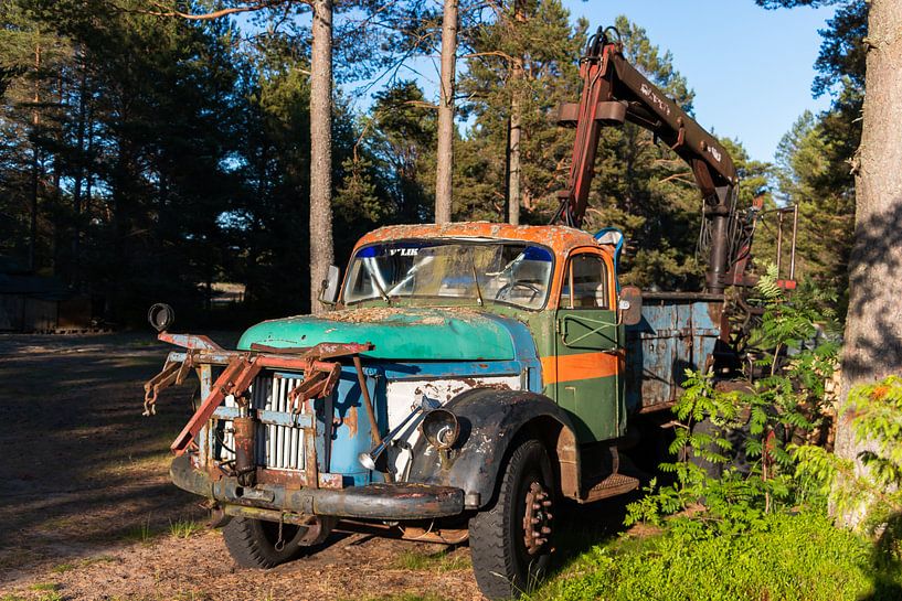 Old truck in East Sweden region Hornslandet by Henk Hulshof