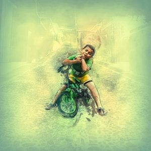 Jongen op fiets, dromend van later...  "als ik groot ben"