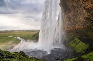 Seljalandsfoss waterval in IJsland van Tim Vlielander