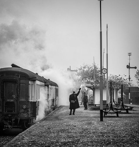 Simpelveld-Dampfzug bei der Abfahrt aus dem Bahnhof in Dampf gehüllt von John Kreukniet
