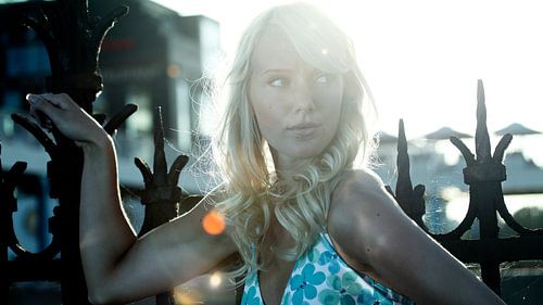 fille blonde anversoise