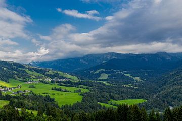 Prachtige verkenningstocht door het alpenland van Oostenrijk. van Oliver Hlavaty