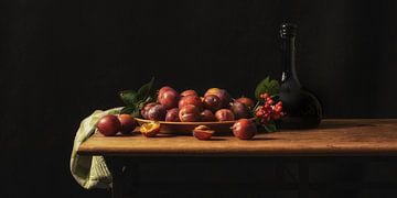 Still life plums by Monique van Velzen