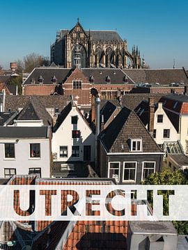 De stad Utrecht met de bekende Dom op de achtergrond van Jolanda Aalbers