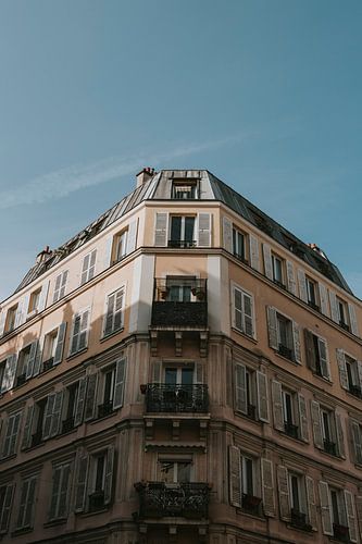 Apartment complex in the heart of Paris with balcony