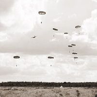 Paratroopers 