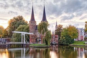De Oostpoort in Delft met Oosterpoortbrug