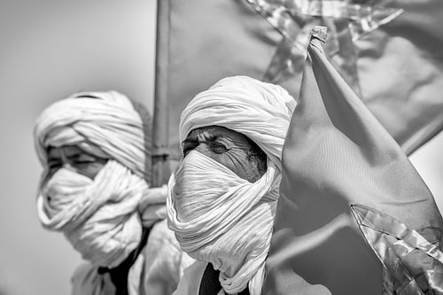 Ein Berber beim Moussem de Tantan in Marokko