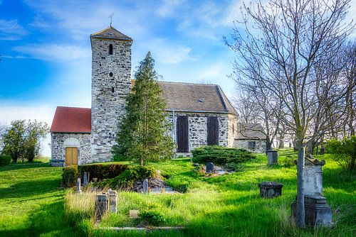 De kerk van St. Michael op de kasteelheuvel bij Bösenburg