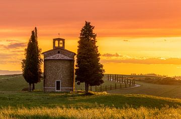 Kapel van Madonna di Vitaleta, Toscane, Italië van Adelheid Smitt