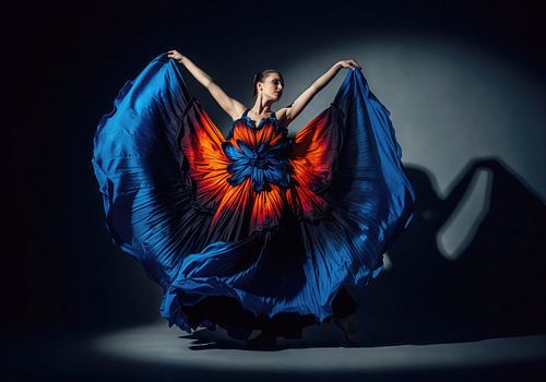 Dansende vrouw in blauwe en oranje jurk