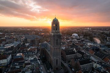 Ochtend gloed over Zwolle van Thomas Bartelds