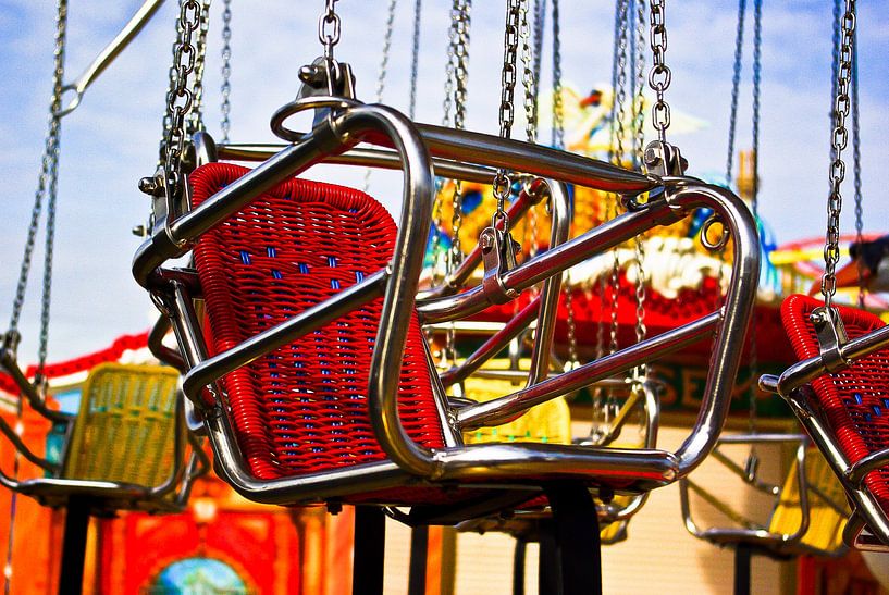 Chain carousel 3 by Norbert Sülzner