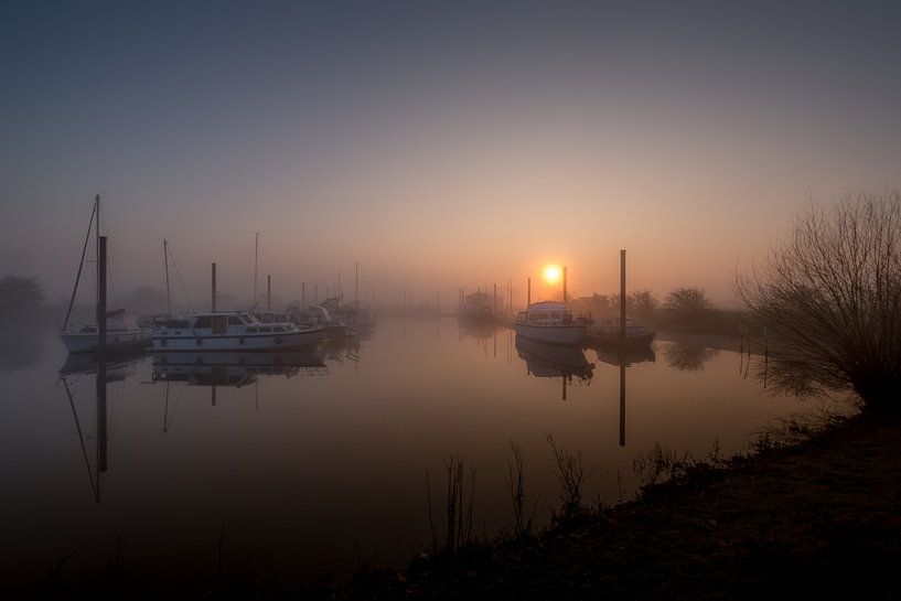 Ochtendgloren bij haven by Moetwil en van Dijk - Fotografie