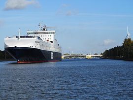 DFDS roll-on-roll-off in Zelate by Atelier Liesjes