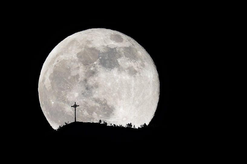 Full moon with summit cross from &quot;Hoher Fricken by Andreas Müller
