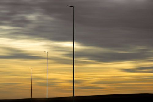 Minimaal landschap met geel